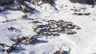 Flugansicht - mitten im Skigebiet