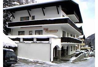 Winterbild-Haus-Helmut-Schranz