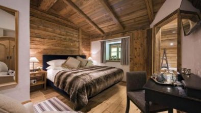 This truly outstanding home is a sensitive blend of traditional alpine, © bookingcom