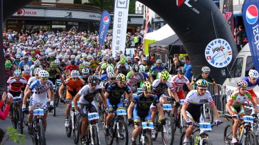 Harte Jungs und Mädels beim Massenstart des Ischgl Ironbike Festivals, © TVB Paznaun - Ischgl