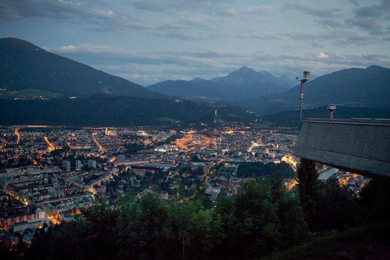 Mit einem abendlichen Spaziergang auf die Hungerburg&nbsp;kann man den Sonnenuntergang zu einem Erlebnis machen., © Tirol Werbung - Verena Kathrein