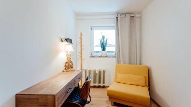 Schlafzimmer mit Enkelbett