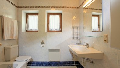 Ferienwohnung-Hochfilzer-Soell-Dorf-60-Badezimmer-