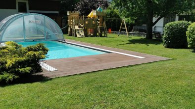 Garten mit Pool