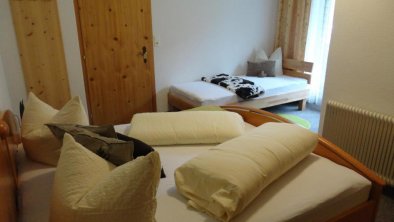 Zillertal_Wiesenhof_Ferienwohnung Eva_Dreibettzimm