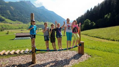 Abenteuerspielplatz für Kinder - BALANCIERGERÄTE