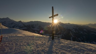 Sonnenaufgang am Gipfel des Schatzberges