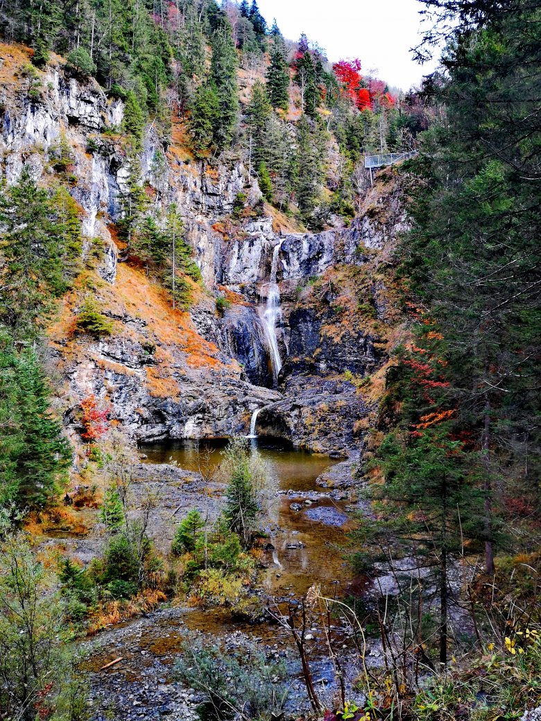 Besonders im Herbst sind die Stuibenfälle durch die traumhaften Farben einen Ausflug wert.