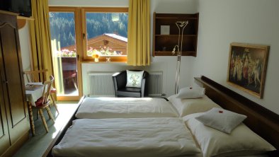 geräumiges Doppelzimmer, © Haus Dorferleiten