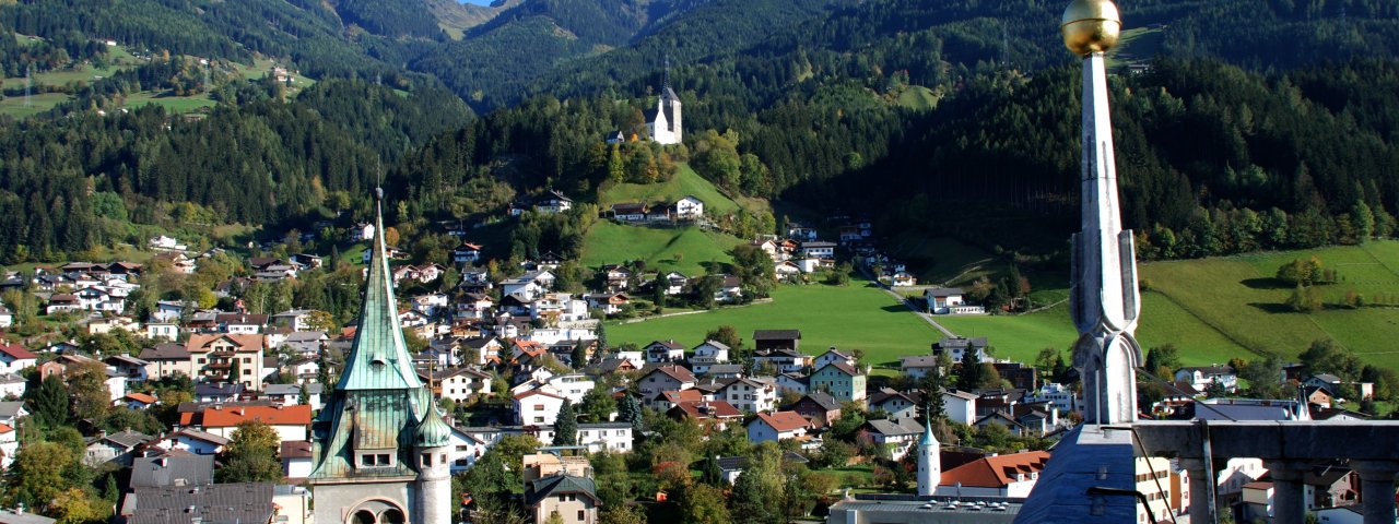 Blick auf Schwaz mit Kellerjoch, © TVB Silberregion Karwendel