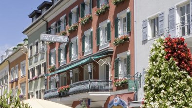 Hotel Front Blumen