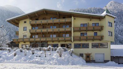 Hotel_Gasthof_Jaeger_Dorf_59_Schlitters_Haus_Winte