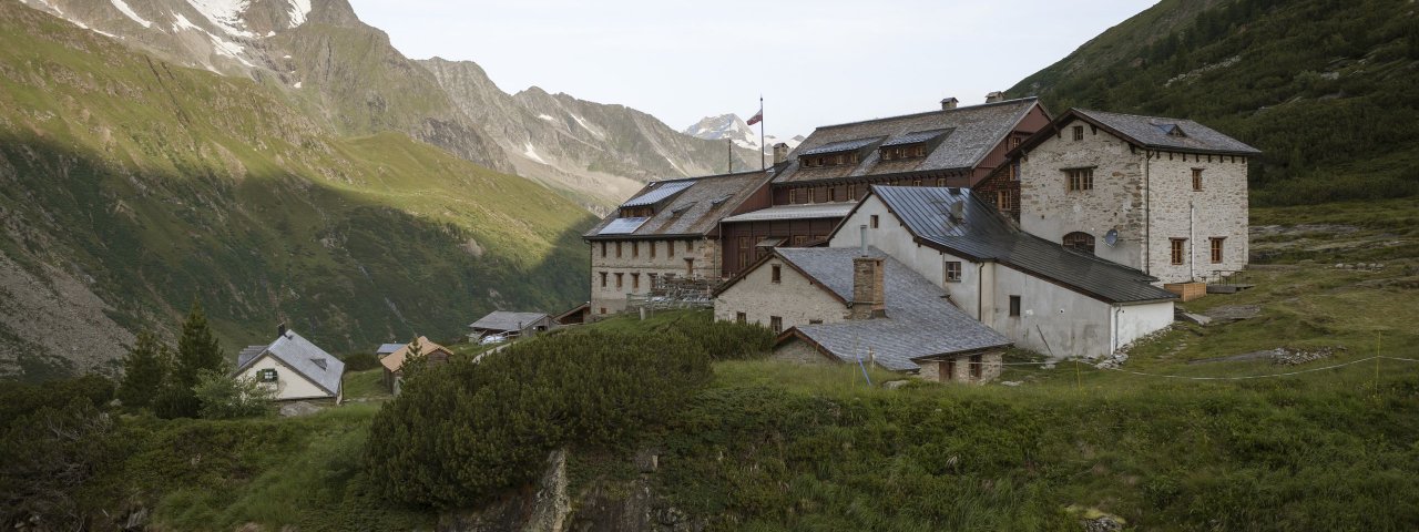 Berliner Hütte in den Zillertaler Alpen, © Tirol Werbung/Jens Schwarz