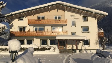 Hotel in winter 2, © Van der Giessen KG