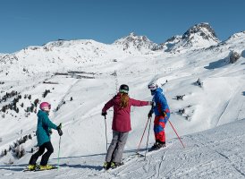 Skifahren mit Skilehrer, © Tirol Werbung / Herbig Hans