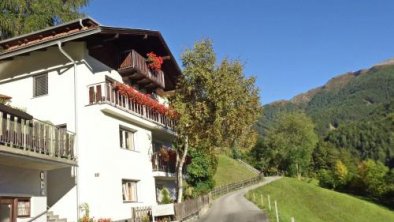 Mountain-view Apartment in Matrei in Osttirol with Garden, © bookingcom