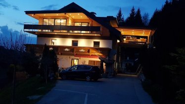 Haus-Berghof_Gries_Nacht