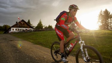 Riding near the Obermarkter Alm, © Imst Tourismus / Martin Lugger