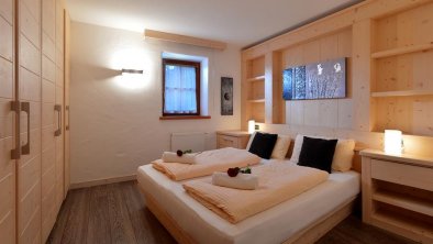 Ploderhaus-Appartement-Streif-Kitzbuehel-Schlafzim