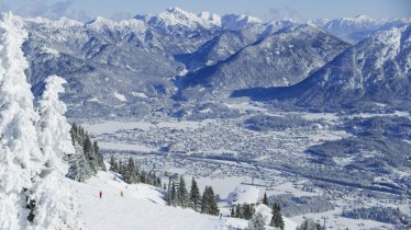 Höfen im Winter - Hahnenkammbahn, © Naturparkregion Reutte/Robert Eder