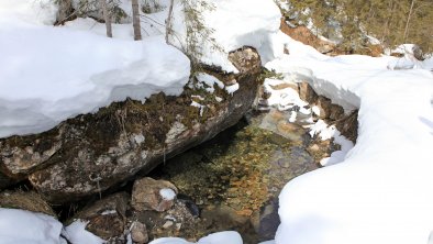 Rettensteinhuette_Winter_Grotte