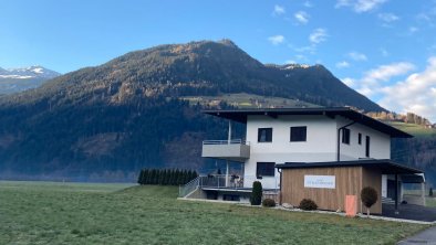 Carport inkl Abstellraum für Fahrräder, Ski usw