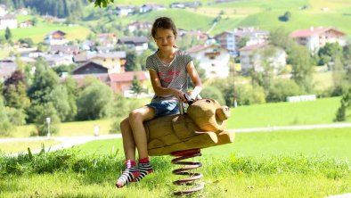 Abenteuerspielplatz für Kinder - TURNGERÄTE