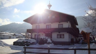 unser Haus im Winter, © Familie Larch