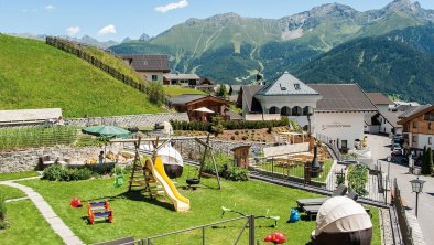 hotel_cores_garten_sommer