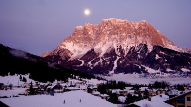 Mondaufgang über der Zugspitze