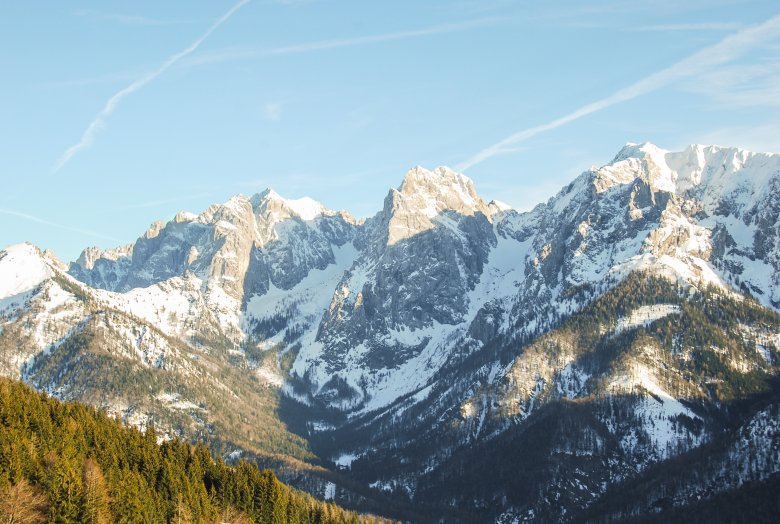 Auf dem Weg zur Vorderkaiserfeldenh&uuml;tte schweift der Blick &uuml;ber Das Kaisertal.