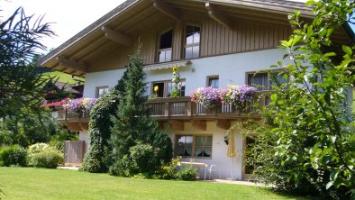 Garten mit Terrasse