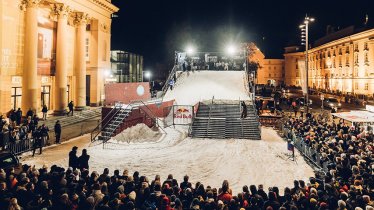 Umrahmt von Landestheater und Hofburg: das Snowfest Innsbruck, © Simon Rainer