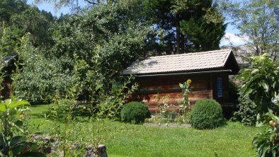 Haus-Jaworek-Wörgl-Garten-Bienenhaus