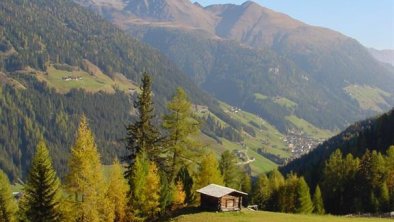 Blick von der Stalle auf St Jakob