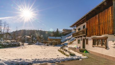 Sonnentalhof Ansicht Süden Winter Sonne Bluesky Fe