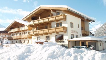 der Marxenhof im Winter - tief verschneit, © Apartements & Pension Marxenhof