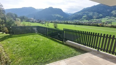 Appartement Mountain View_Terrasse mit Garten_Auss