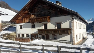 Winter_Hausansicht_Schmirnerhof_Obernberg