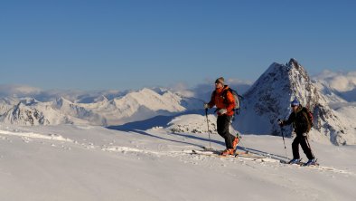 skitour-auf-dem-gipfelgrat-zum-brechhorn©eisele-he