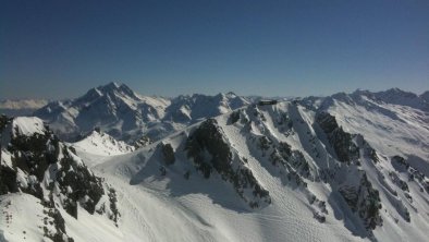 Abfahrt von der Valluga zur Ulmerhütte