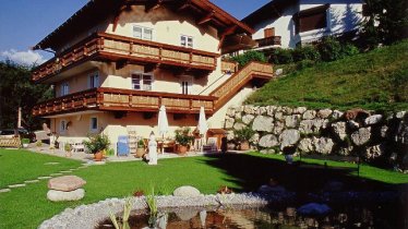 Garten mit Teich Appartement Kaiserblick