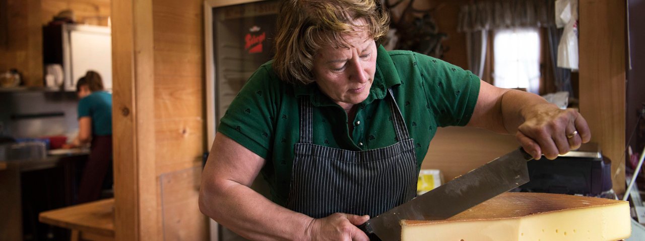 Die Burgeralm ist für den Käse aus eigener Erzeugung bekannt