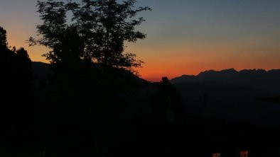 Abendstimmung in unserem Garten, © Alpin-Ferienwohnungen Hochzillertal