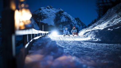 TVBStubaiTirol_AndreSchoenherr_Tobogganing_Night_0