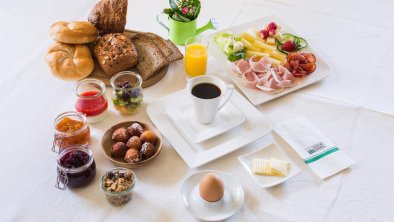 Guten Morgen Osttirol Frühstück am Kristemoarhof