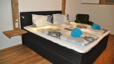 Schlafzimmer 1