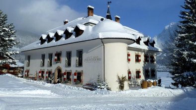 Außenansicht Ansitz Felsenheim Winter 2