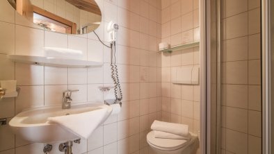 Zimmer 2 Zuhaus Badezimmer