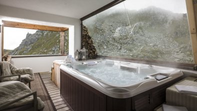 https://images.seekda.net/AT_STU_WEDEL/Wedelhuette_Hochzillertal_Whirlpool.jpg